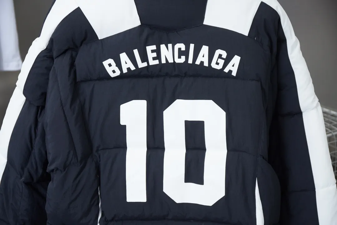 𝘽𝘼𝙇𝙀𝙉𝘾𝙄𝘼𝙂𝘼 BLCG × SKIWEAR -3BSPORTS ICO NSKI PUFFER · 、 · 4 · · 330 · 500 · Black White . 3B · ， · · · logo · logo · ：Black Size：46/48/50/52